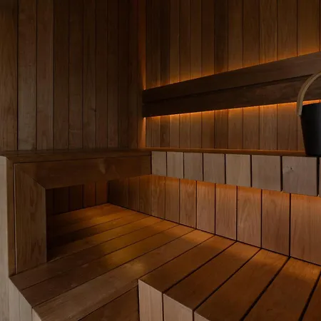 Melorell Boutique Sauna With Outdoor Hot Tub *